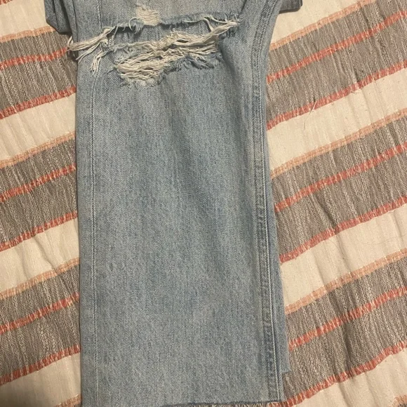 Agolde Riley High Rise Crop in Shatter Color - Picture 6 of 9